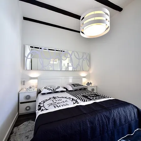 Tyra Delux Appartement *