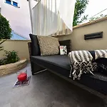 Tyra Delux Апартаменти