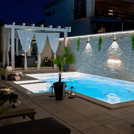 Tyra Delux Apartment *
